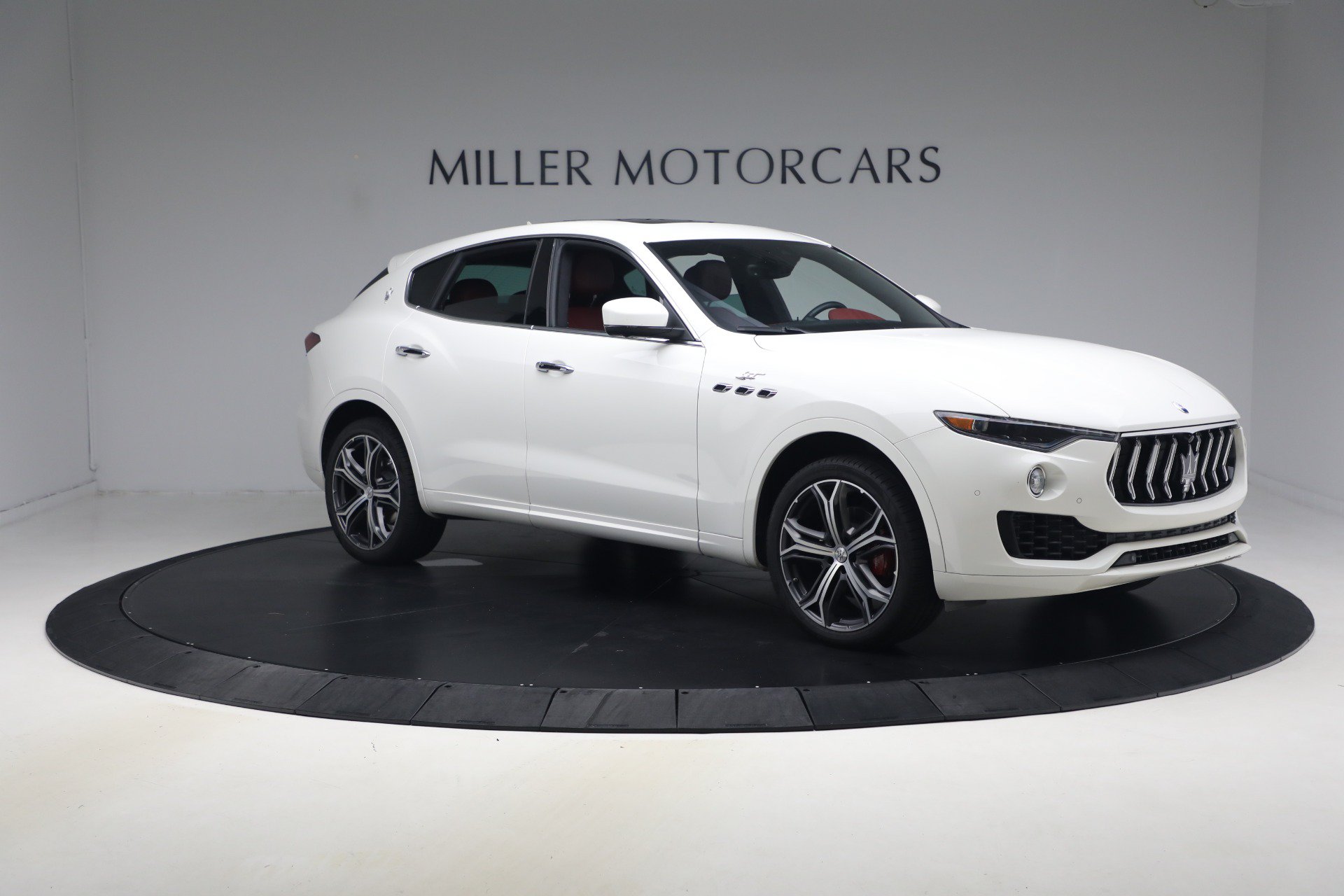 Certified 2023 Maserati Levante GT AWD/4WD image 10