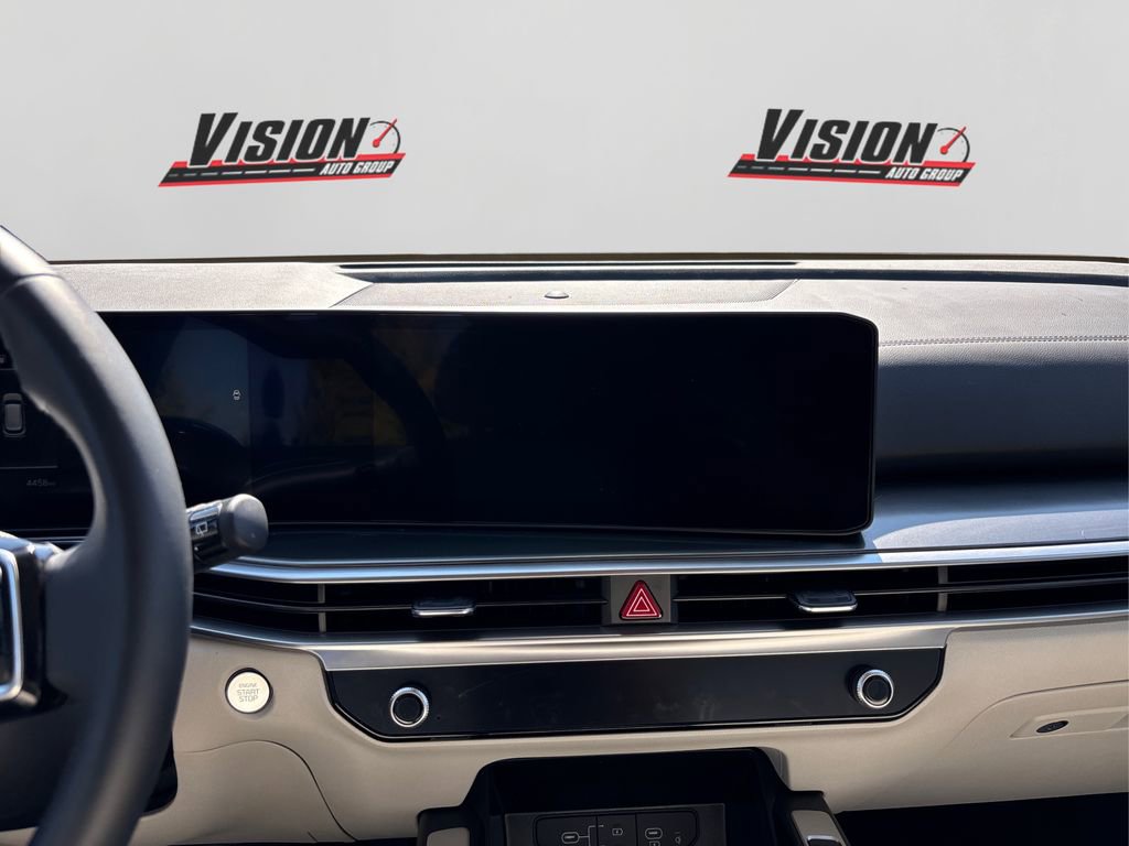 Certified 2025 Kia Sorento S image 18