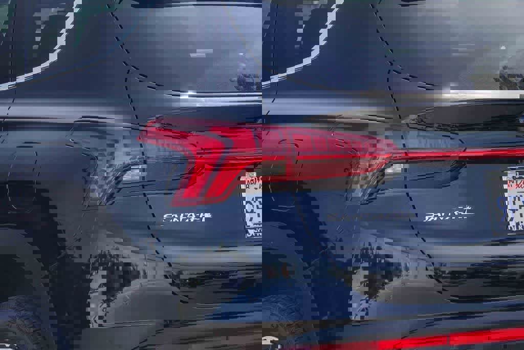 Used 2023 Hyundai Santa Fe Limited image 7