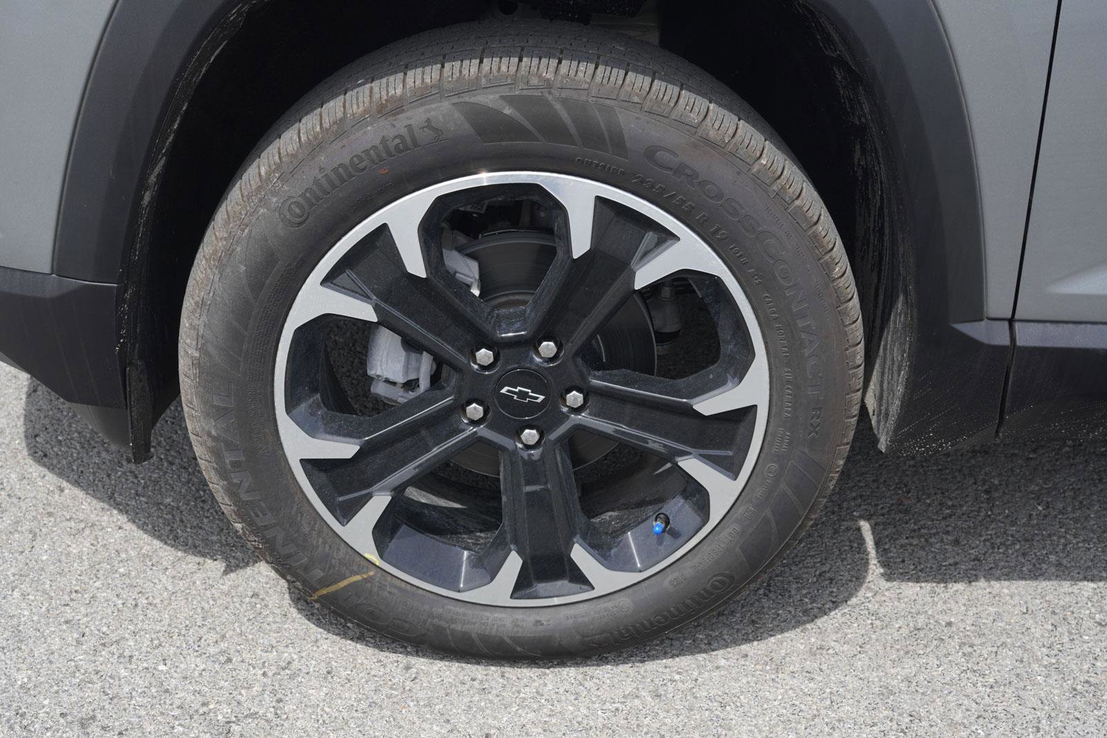 New 2025 Chevrolet Equinox LT w/ Safety and Technology Package image 9