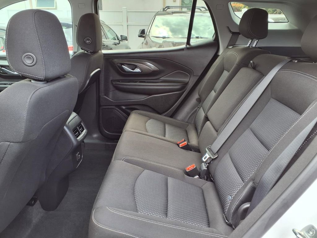 Used 2024 GMC Terrain SLE w/ Elevation Edition FWD image 13