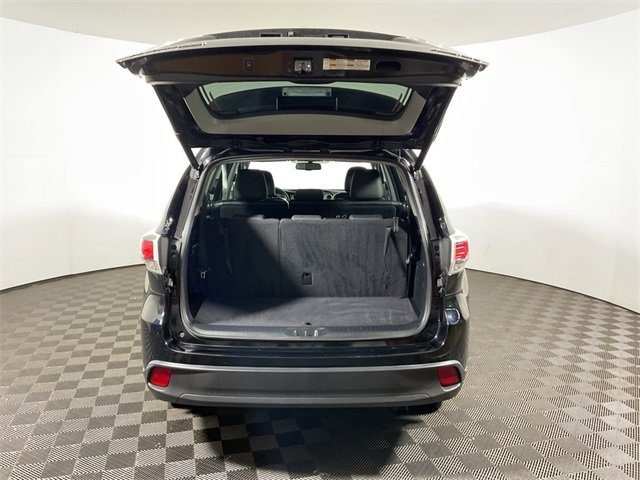 Used 2015 Toyota Highlander XLE image 12