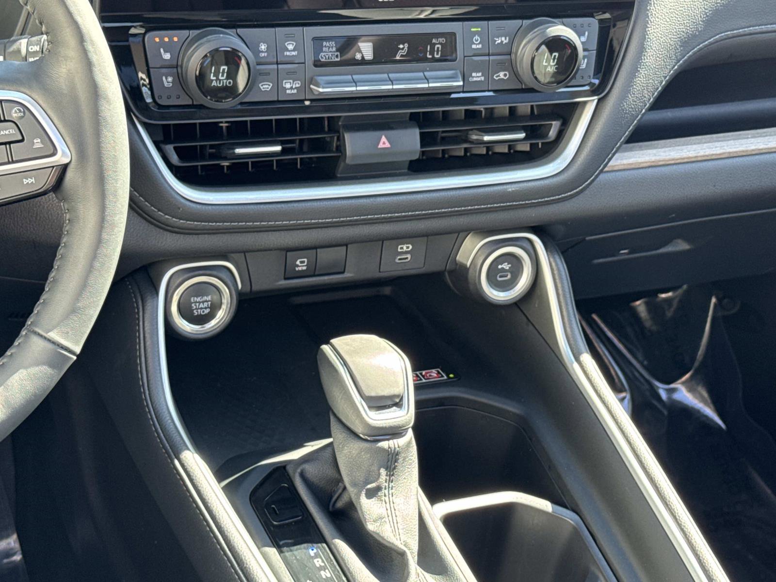 Used 2025 Toyota Grand Highlander AWD image 4