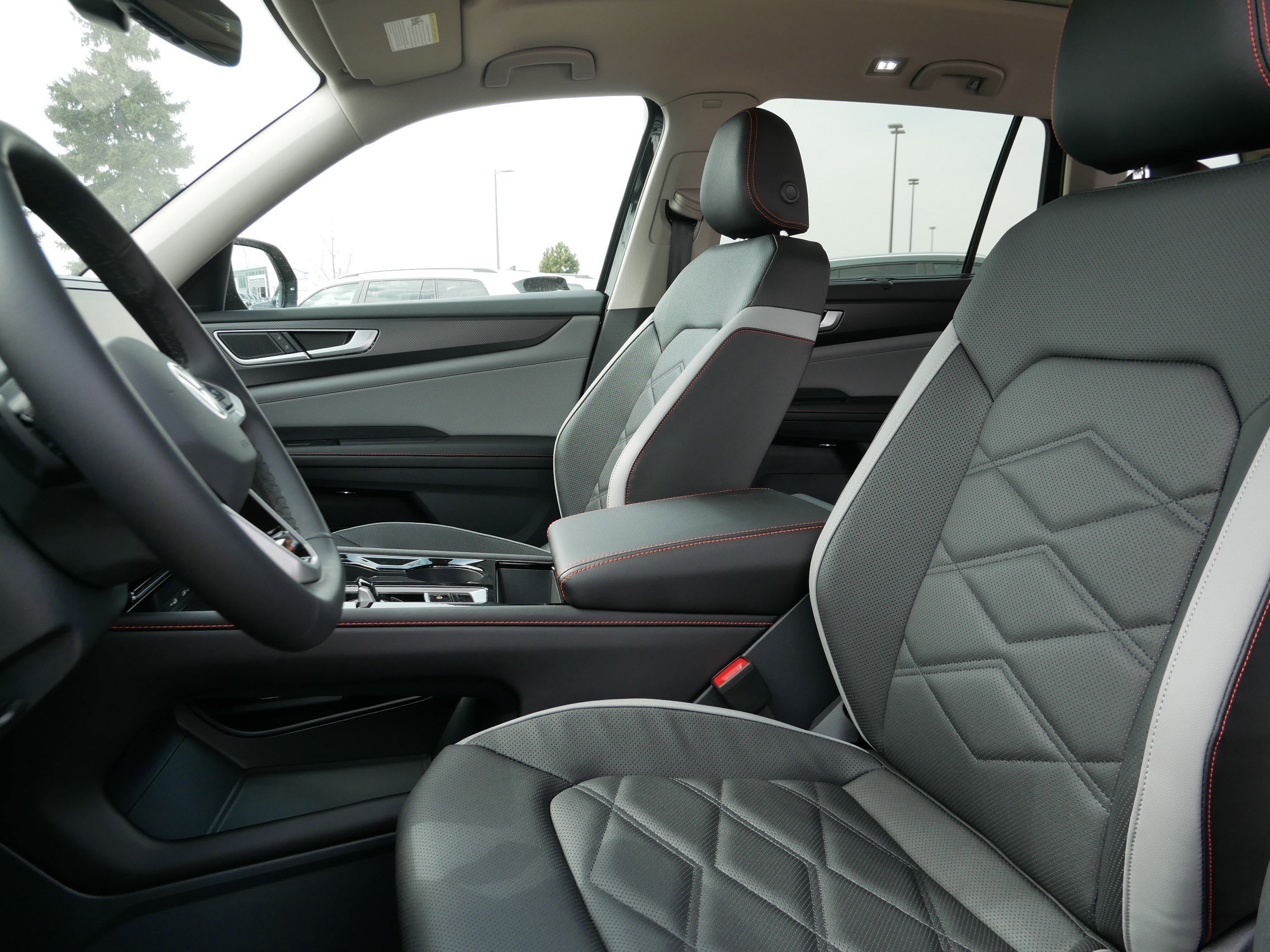 New 2026 Volkswagen Atlas Peak Edition image 4