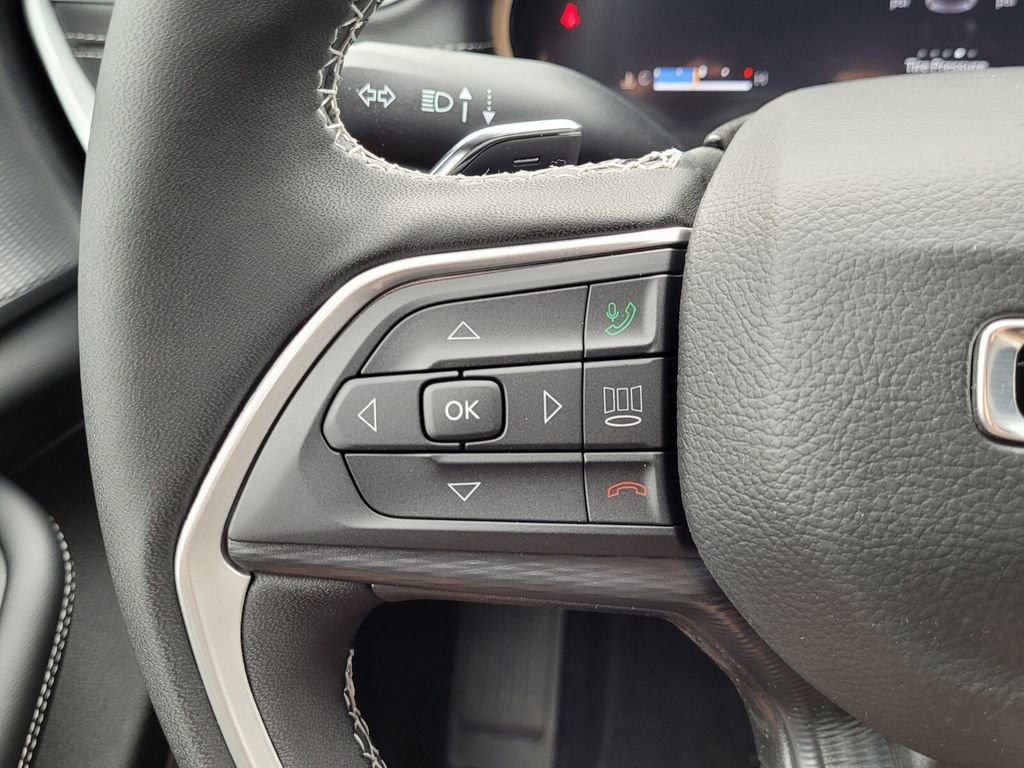 New 2025 Jeep Grand Cherokee Laredo X w/ Luxury Tech Group I image 25