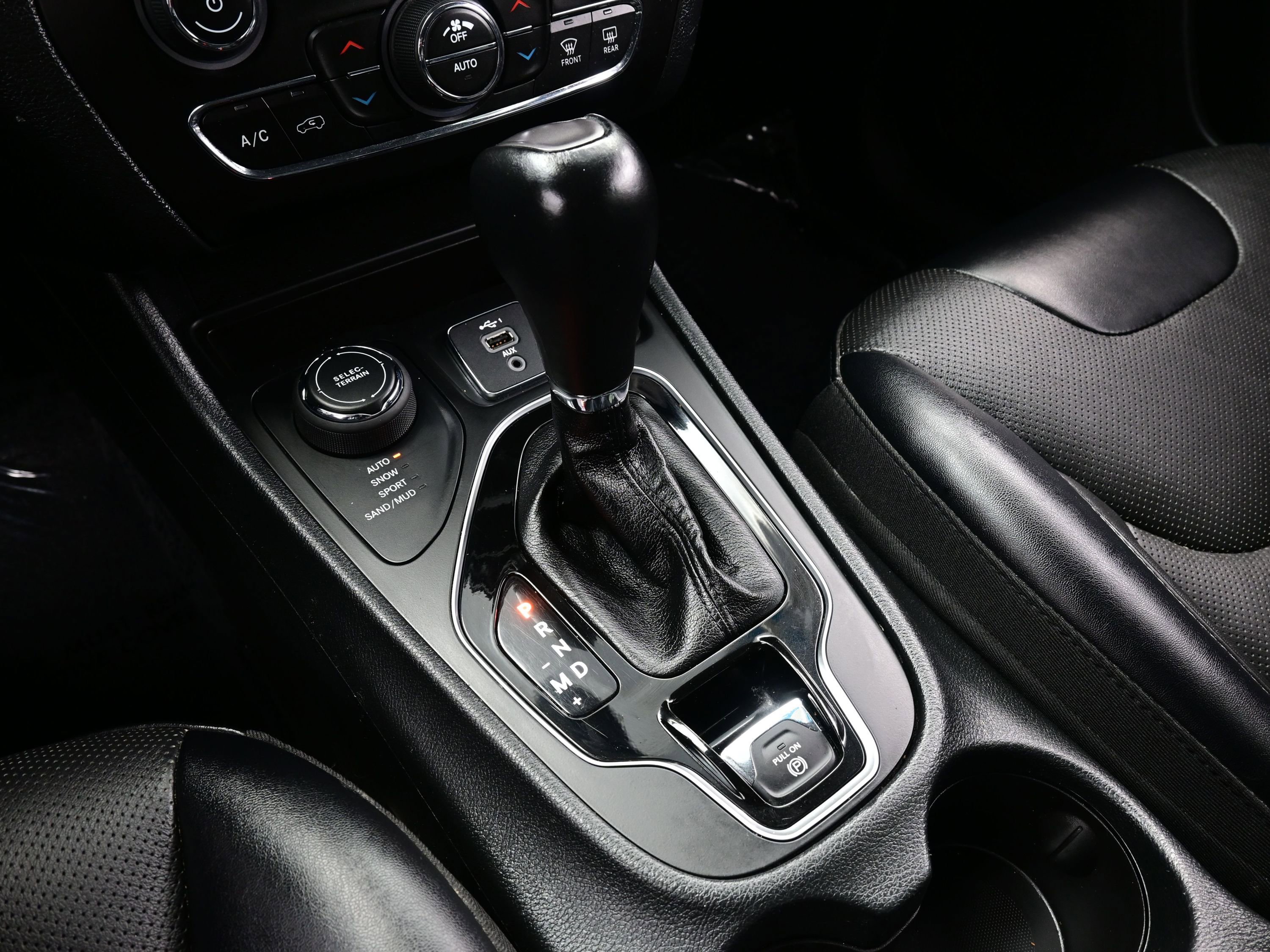 Used 2022 Jeep Cherokee Limited image 23