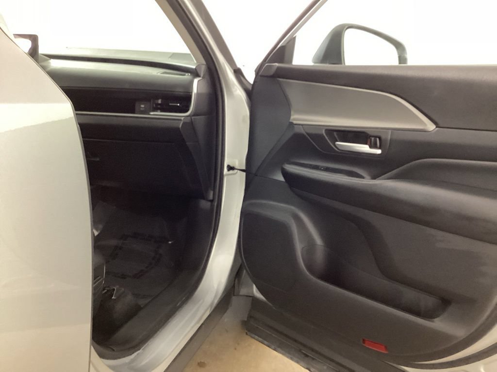 Used 2024 Toyota Grand Highlander AWD image 22