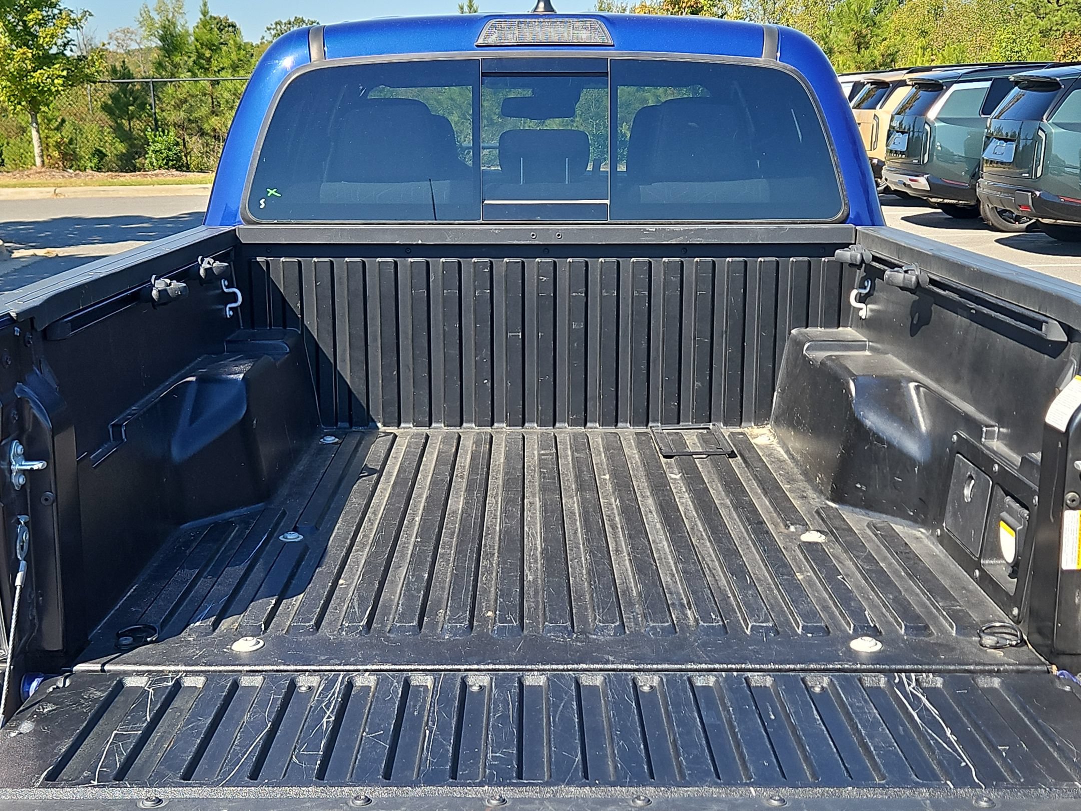 Used 2023 Toyota Tacoma TRD Off-Road w/ Technology Package AWD/4WD image 18