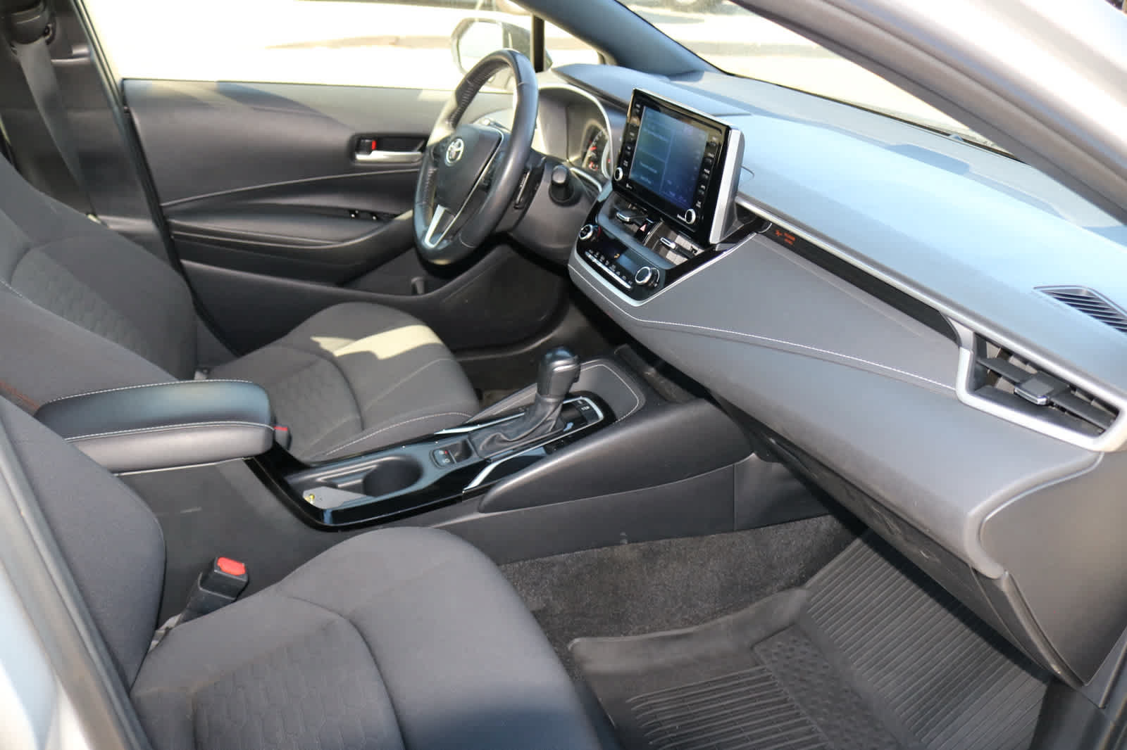 Used 2022 Toyota Corolla SE FWD image 23