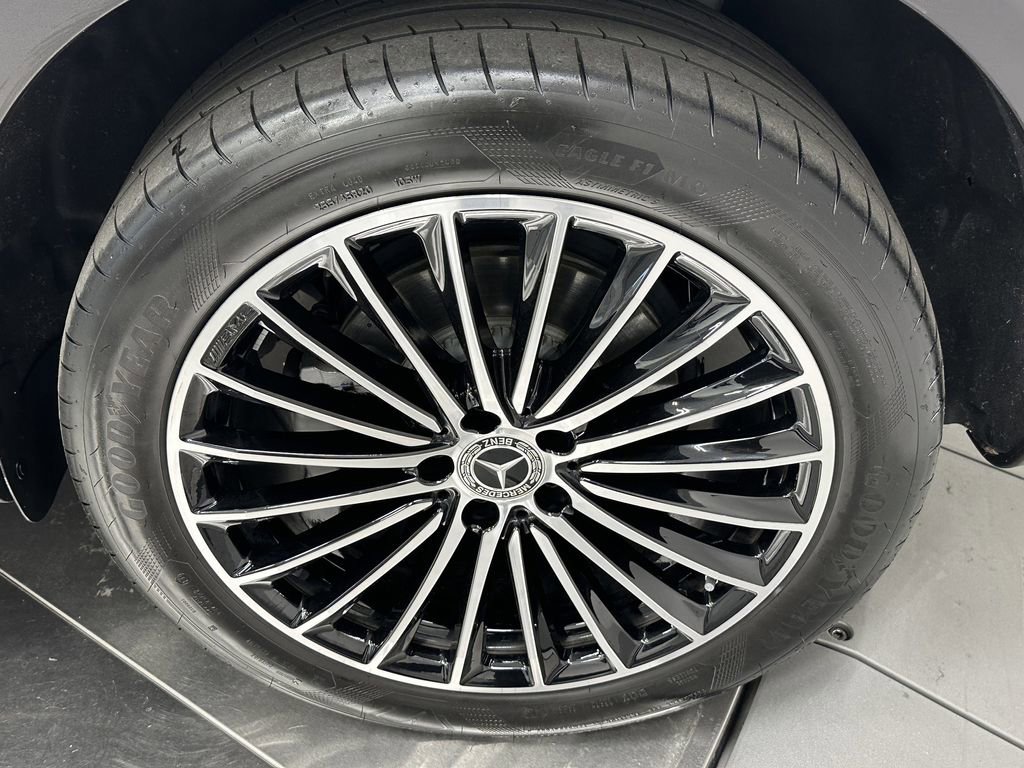 Certified 2025 Mercedes-Benz GLC 300 image 22