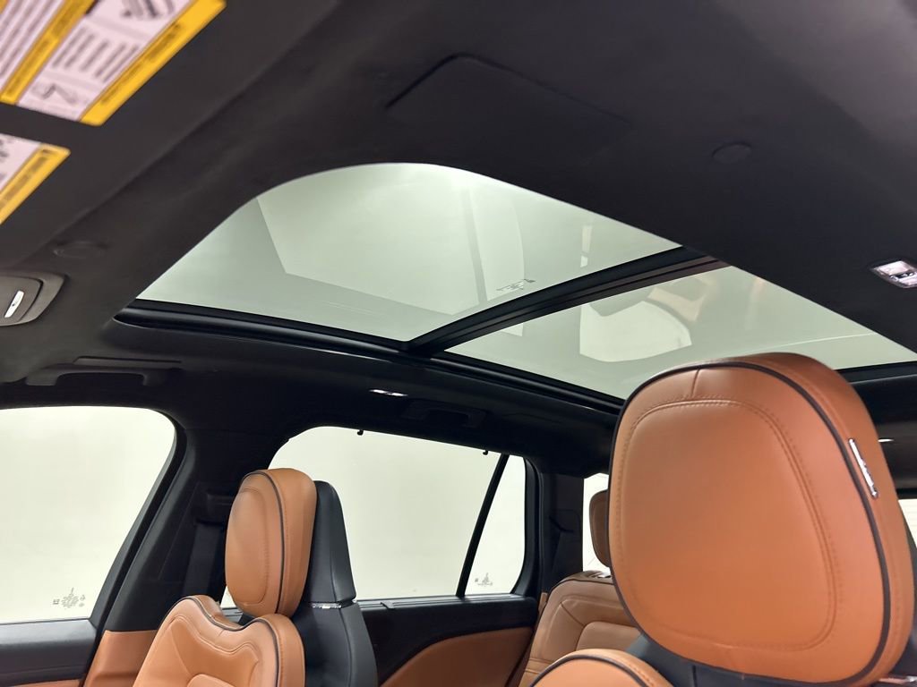 Certified 2025 Lincoln Aviator Black Label w/ Jet Appearance Package image 25