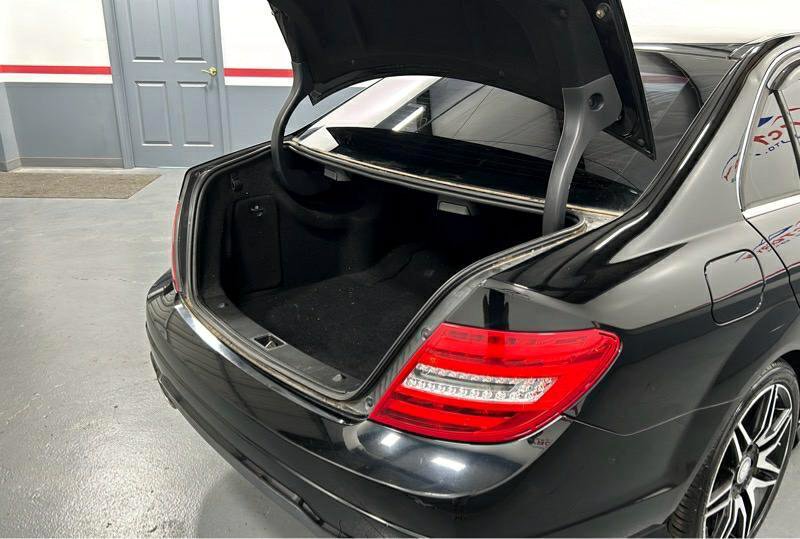 Used 2013 Mercedes-Benz C 250 Sedan image 14