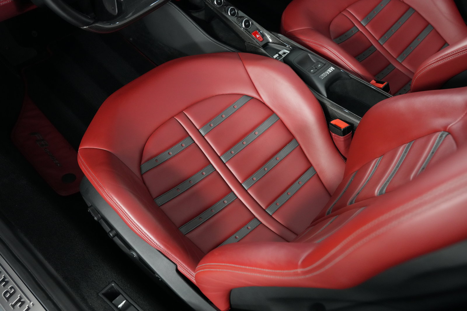 Used 2021 Ferrari F8 Spider RWD image 47