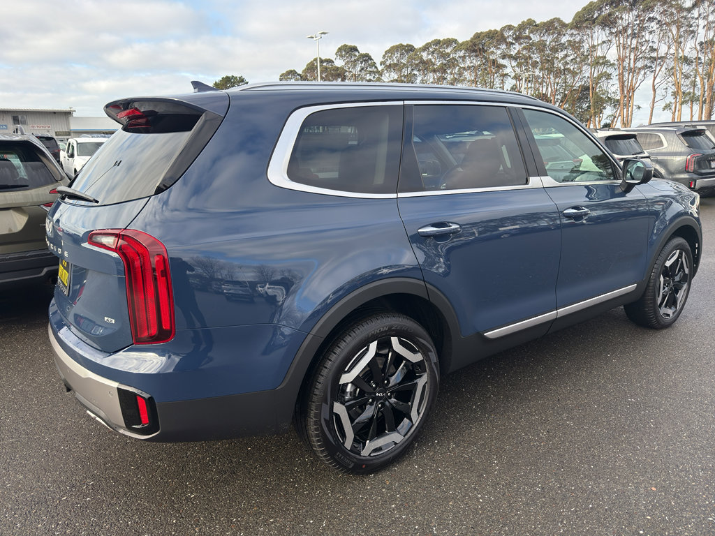 New 2025 Kia Telluride S image 3