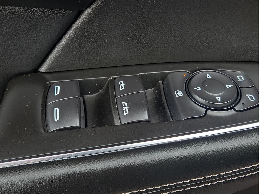 Used 2022 Buick Envision Avenir w/ Safety Package AWD/4WD image 11