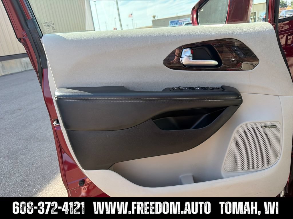 Used 2021 Chrysler Pacifica Limited w/ Premium & Safety Sphere Group AWD/4WD image 10