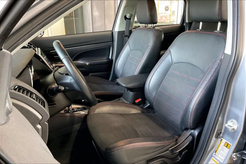 Used 2022 Mitsubishi Outlander Sport SE FWD image 3
