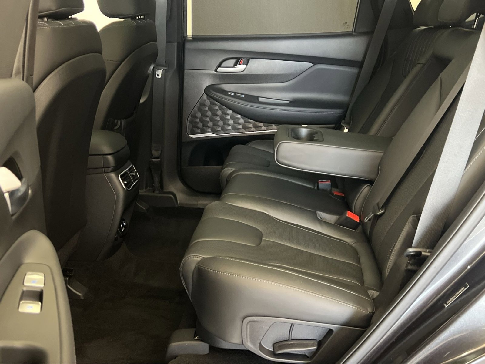 Used 2022 Hyundai Santa Fe Calligraphy image 23