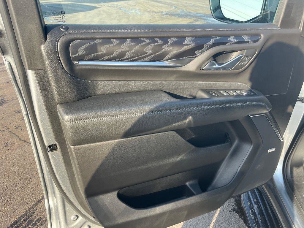 Used 2023 GMC Yukon Denali AWD/4WD image 19