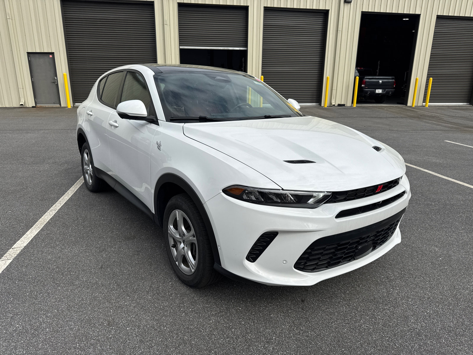 Used 2024 Dodge Hornet GT image 3