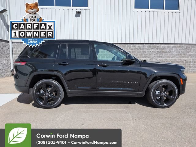 Used 2025 Jeep Grand Cherokee Limited w/ Black Appearance Package AWD/4WD video 2