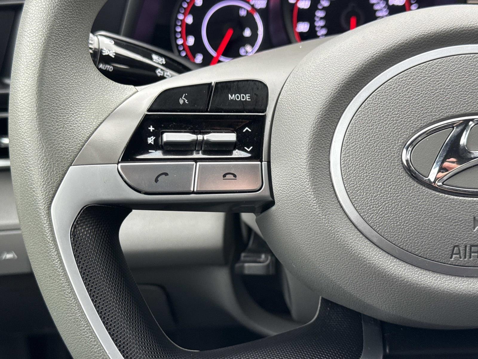 Used 2023 Hyundai Elantra SEL w/ Cargo Package image 14