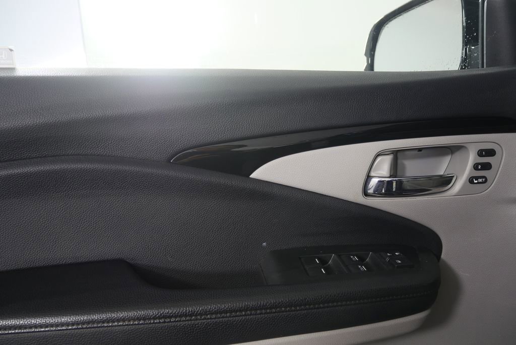 Used 2022 Honda Pilot Touring image 8
