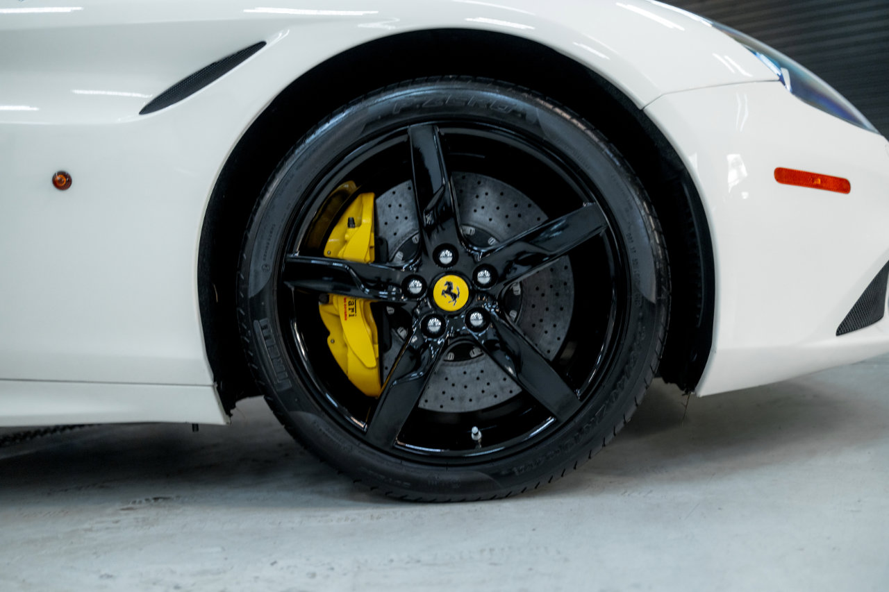 Used 2016 Ferrari California T image 39