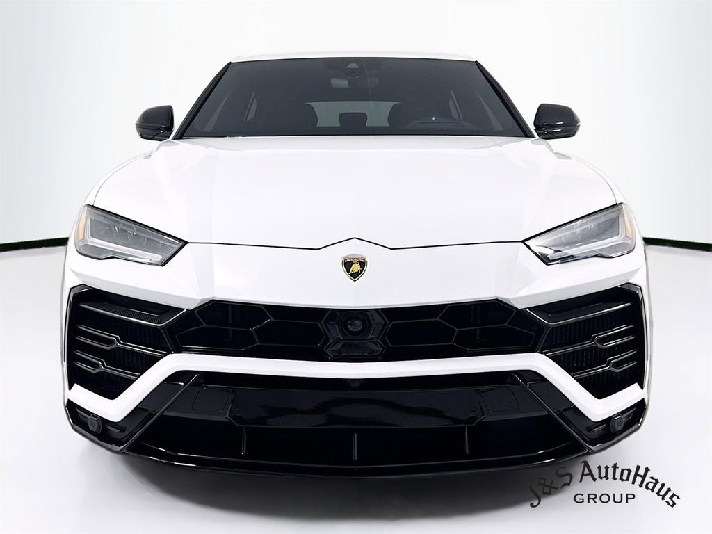 Used 2021 Lamborghini Urus image 2