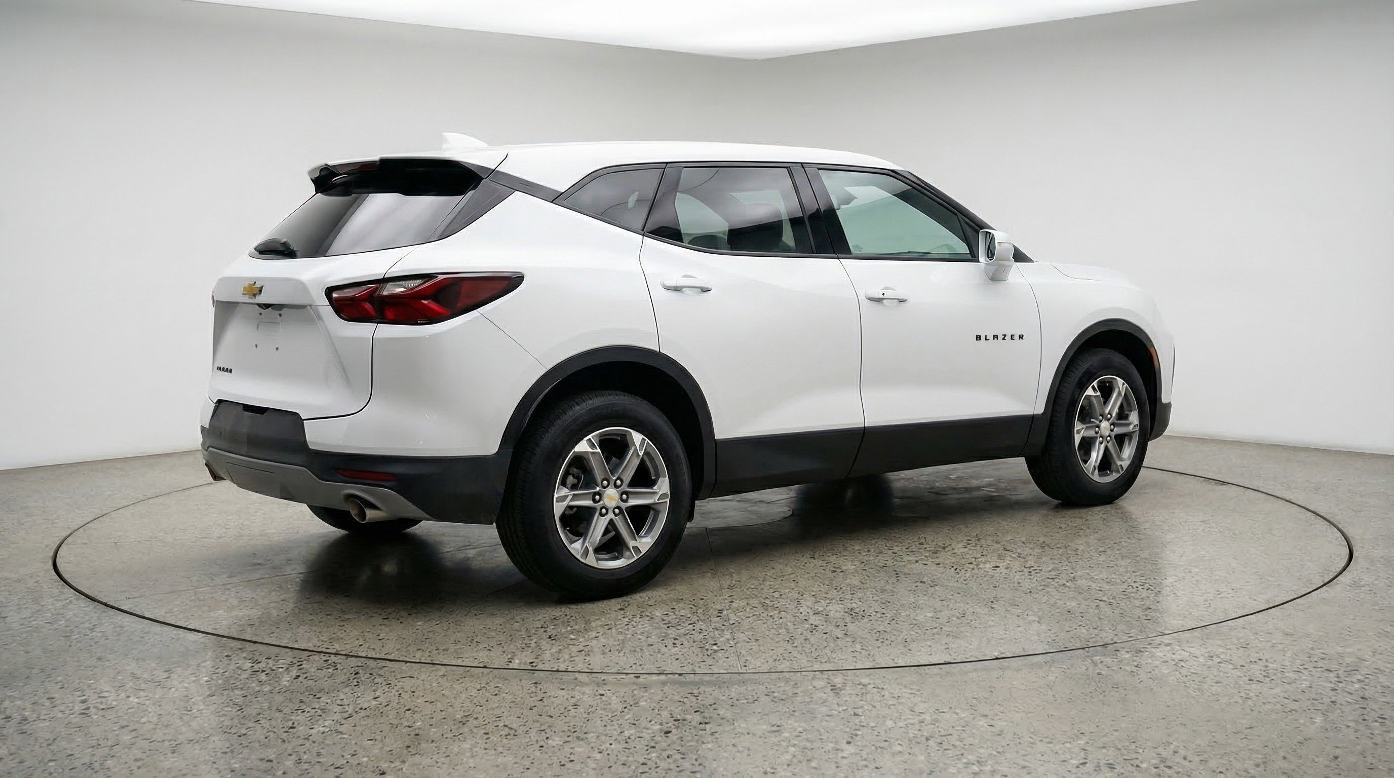 Used 2025 Chevrolet Blazer LT image 9