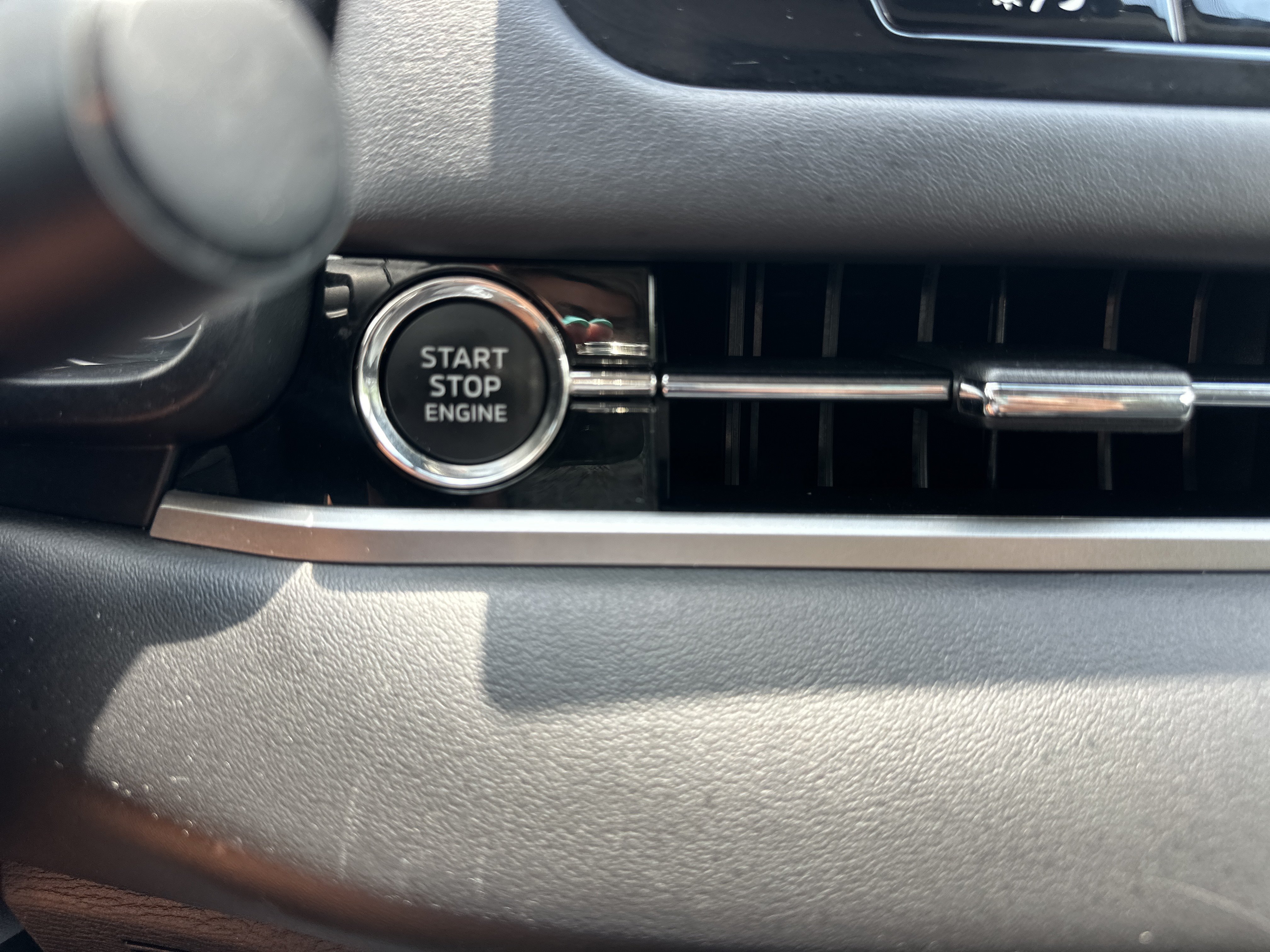 Used 2025 Mitsubishi Outlander SE AWD/4WD image 25