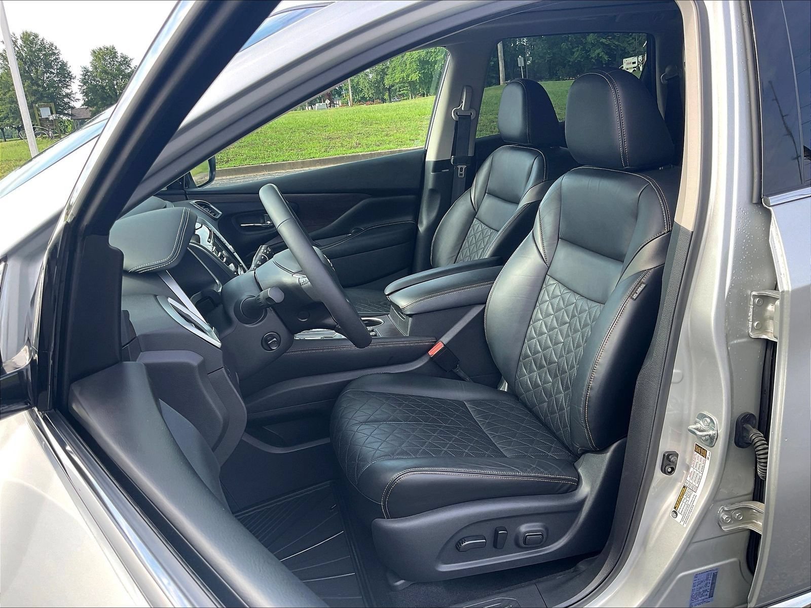 Used 2024 Nissan Murano Platinum w/ Cargo Package FWD image 12