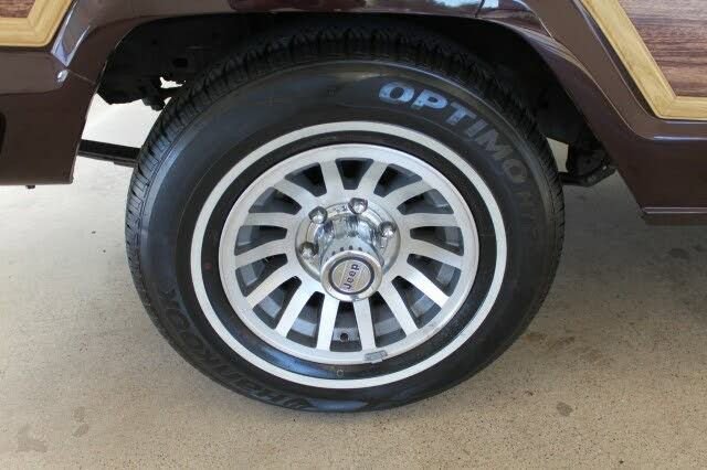 Used 1989 Jeep Grand Wagoneer image 30