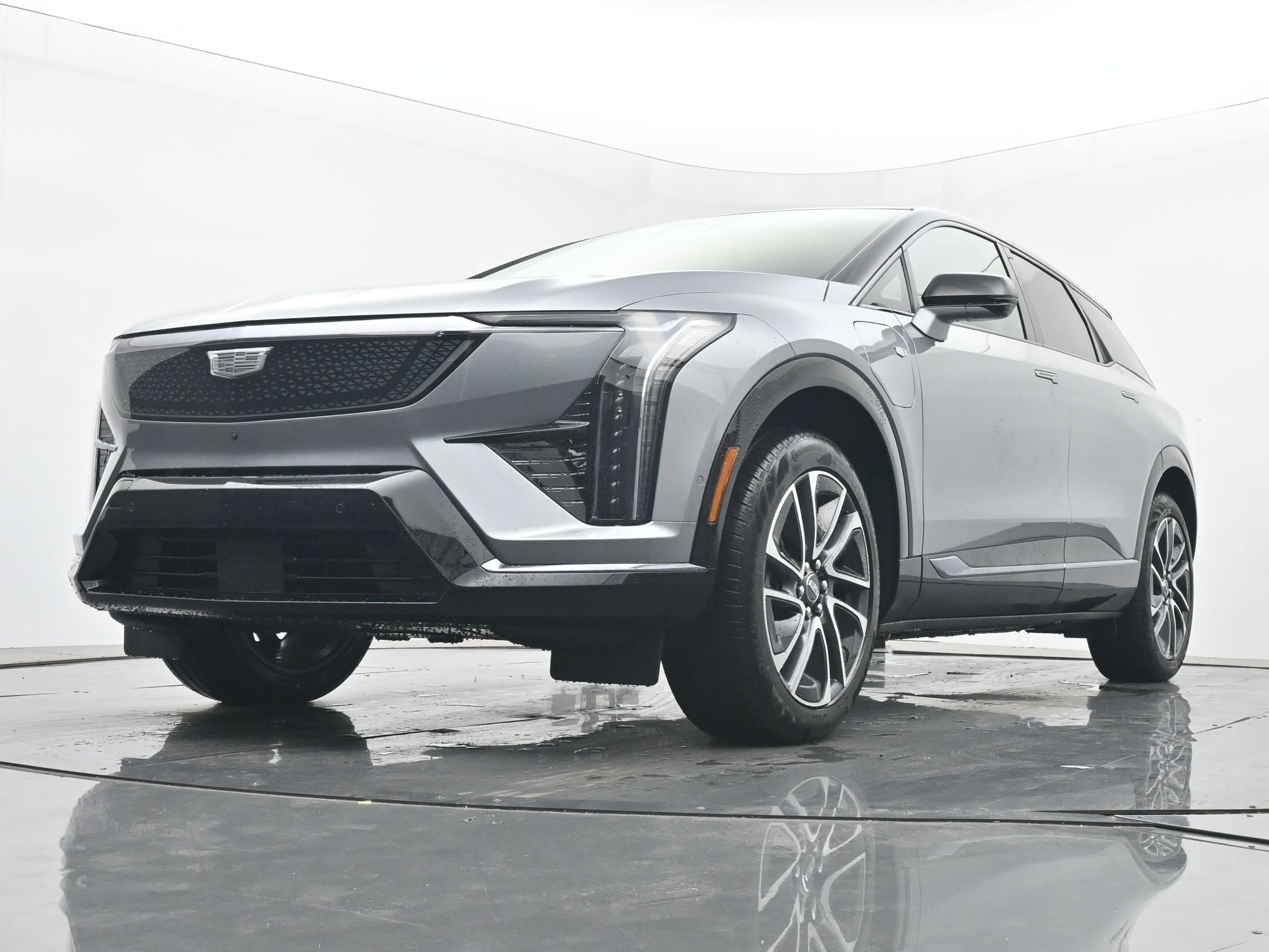 New 2026 Cadillac Optiq Sport 2 w/ LPO, Floor Liner Package AWD/4WD image 15