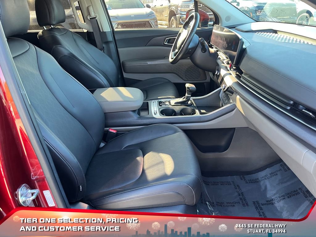 Used 2025 Kia Carnival SX image 20