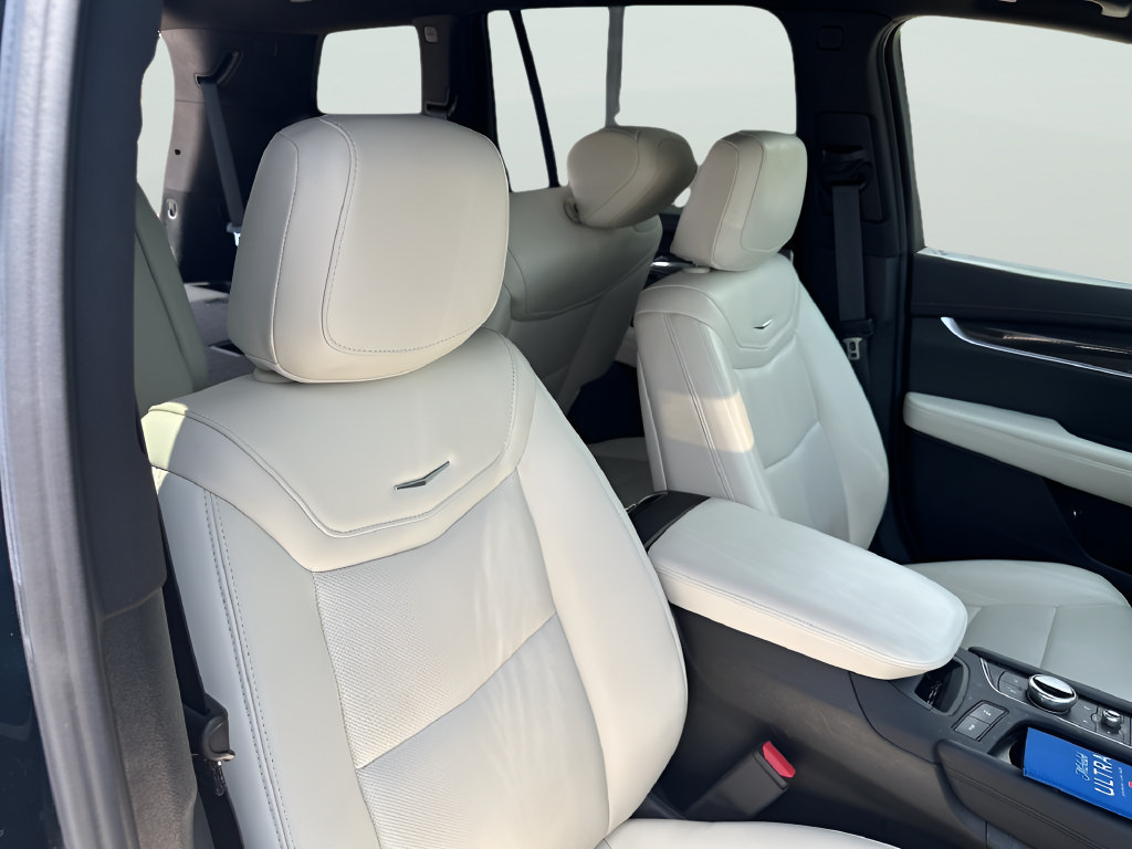 Used 2025 Cadillac XT6 Sport w/ Technology Package AWD/4WD image 34