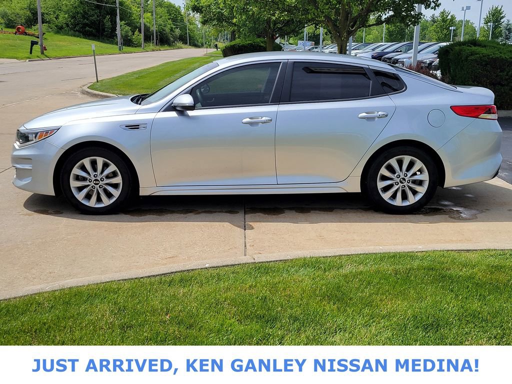 Used 2018 Kia Optima LX w/ 17" Alloy Wheels Package FWD image 6