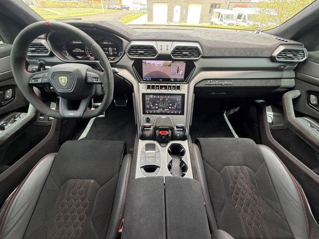Used 2024 Lamborghini Urus Performante AWD/4WD image 28