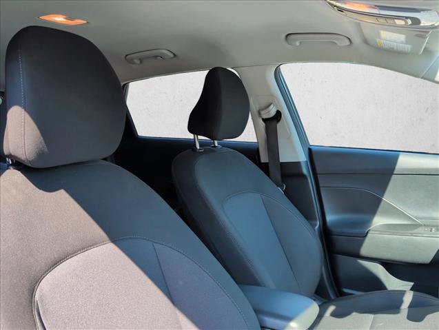 Used 2025 Hyundai Kona SEL FWD image 25