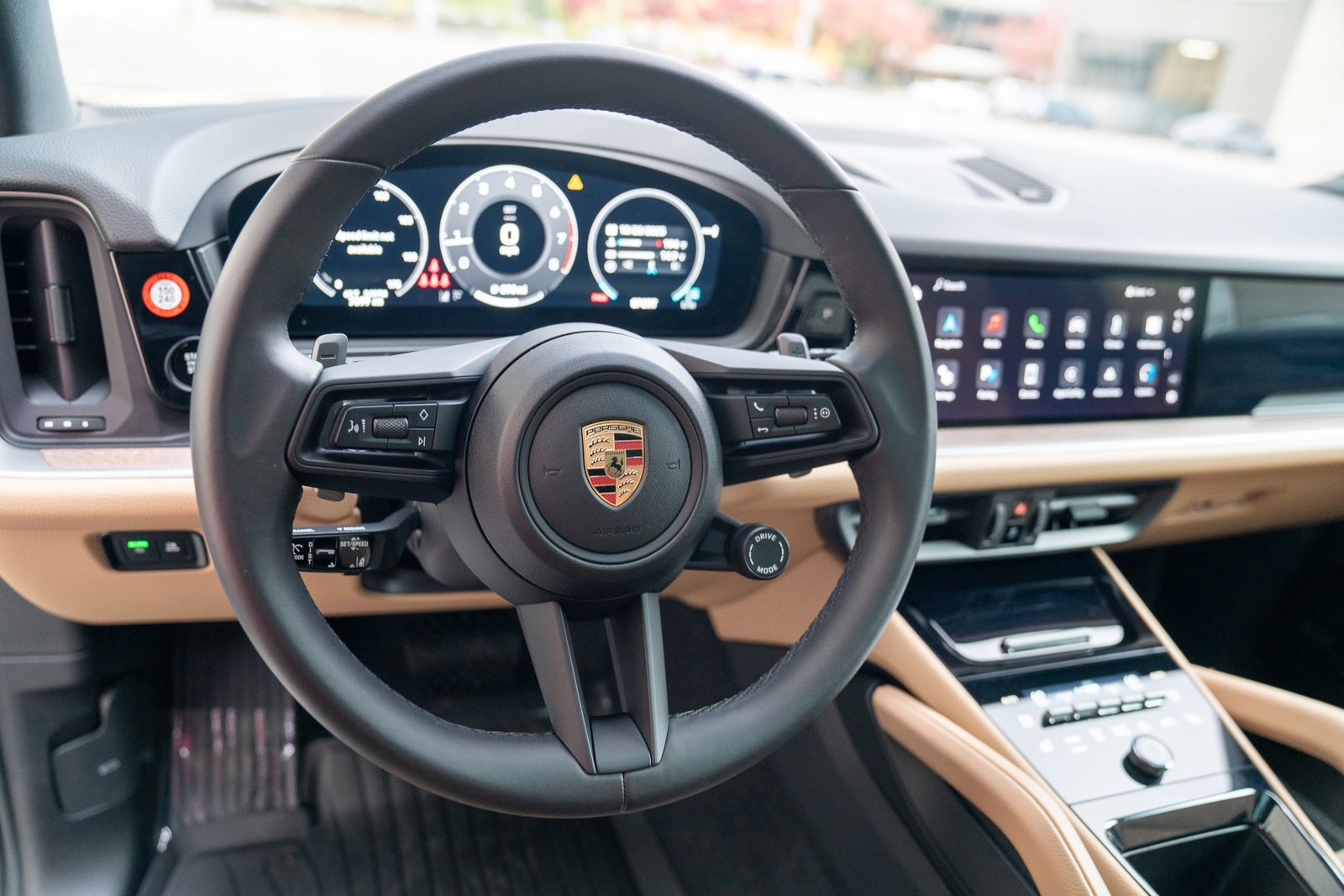 Used 2025 Porsche Cayenne image 14