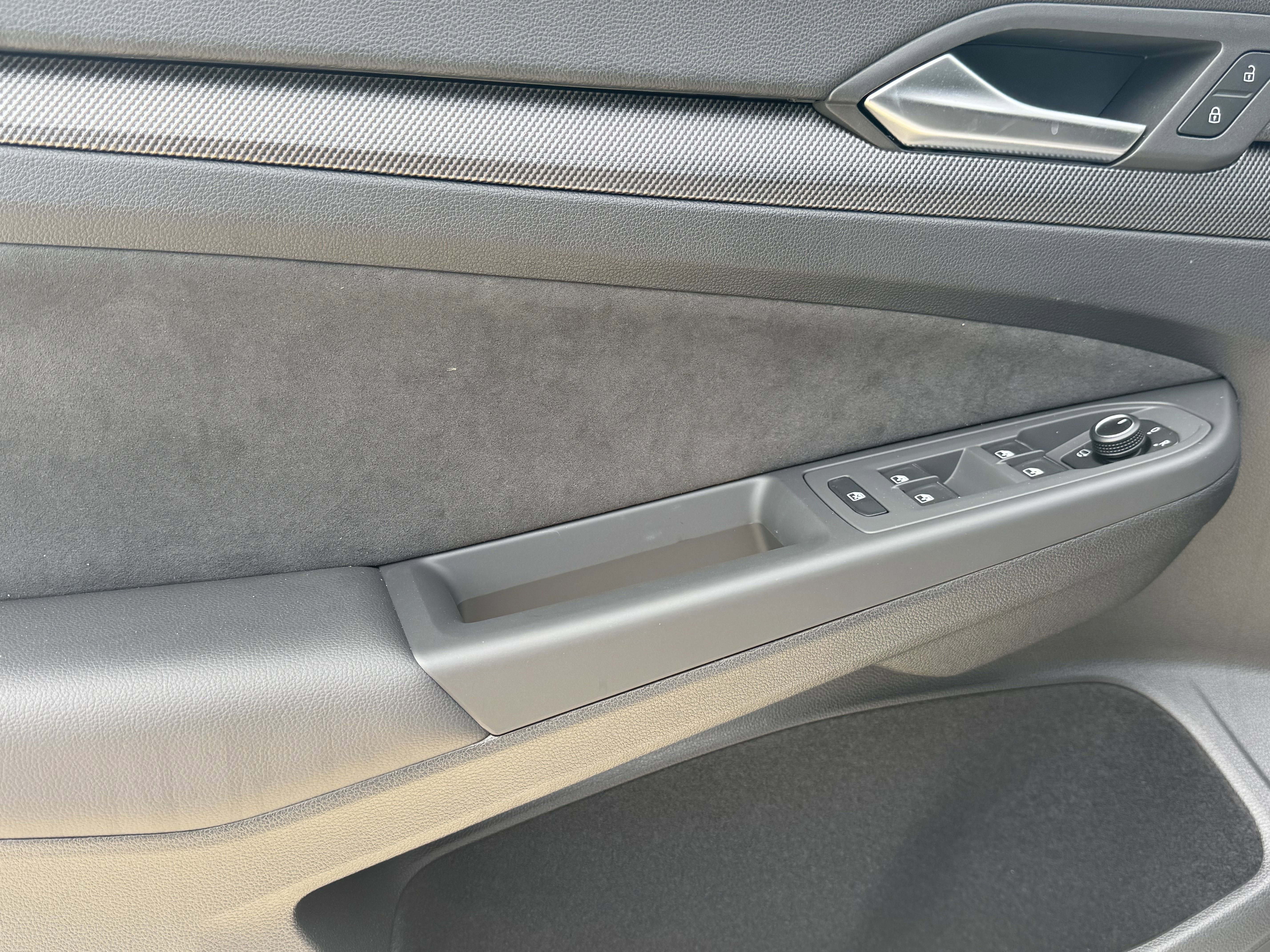 New 2026 Volkswagen Golf SE FWD image 6