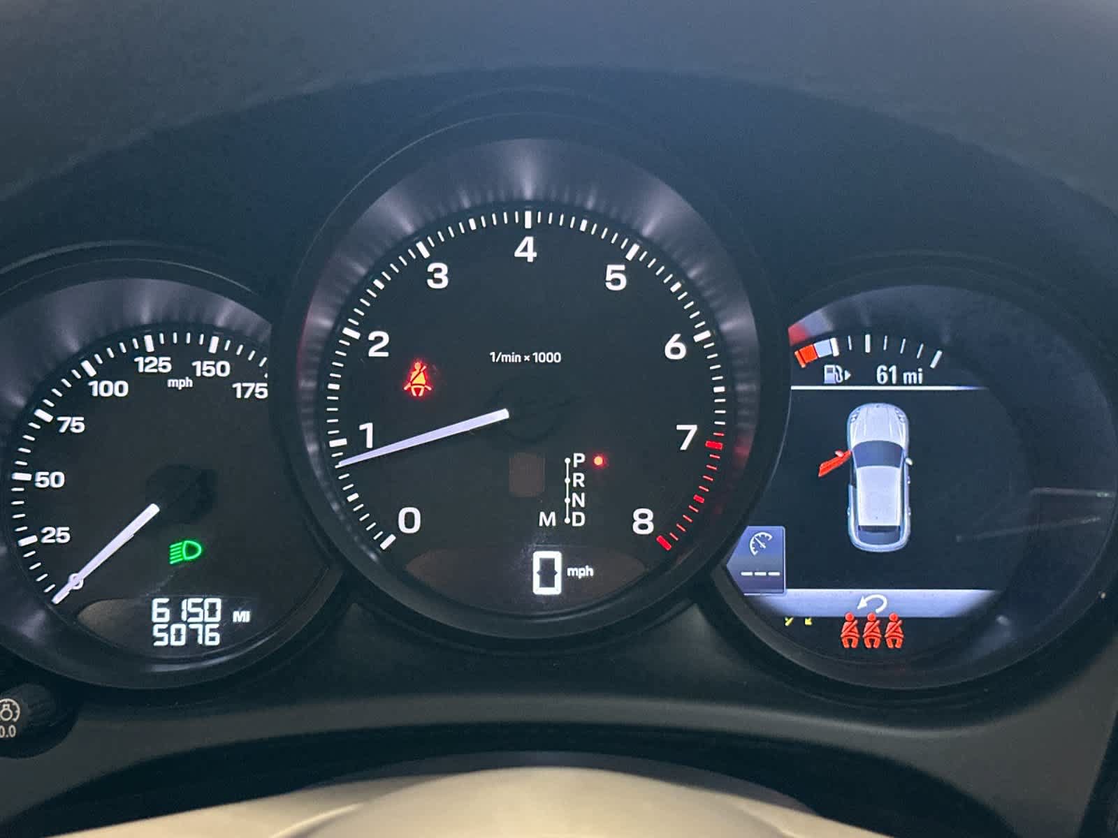 Certified 2025 Porsche Macan AWD/4WD image 29