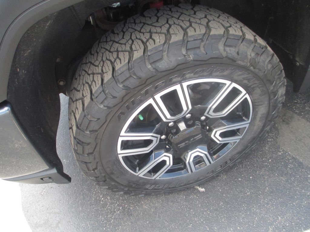 Used 2020 GMC Sierra 3500 AT4 w/ AT4 Premium Package AWD/4WD image 15
