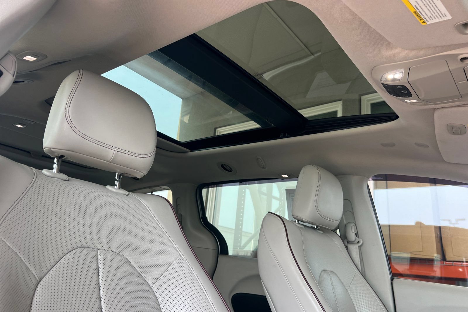 Used 2020 Chrysler Pacifica Limited FWD image 18