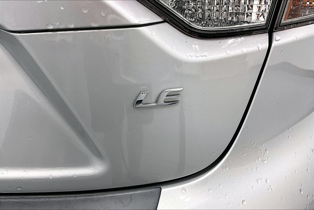 Used 2022 Toyota Corolla LE FWD image 35