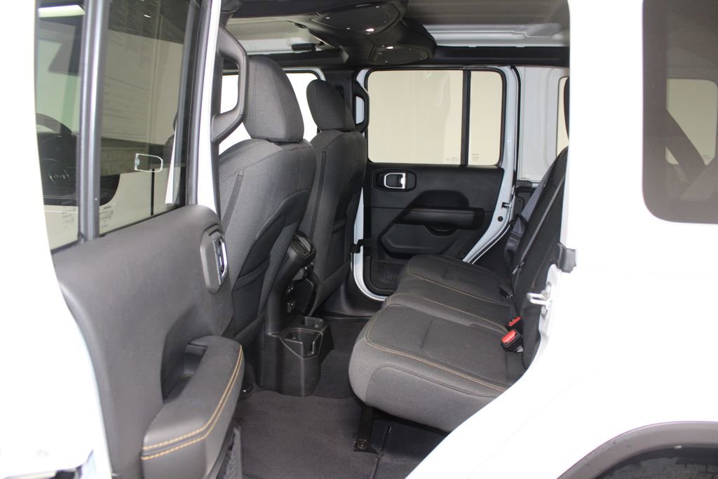 Used 2024 Jeep Wrangler Sahara image 27