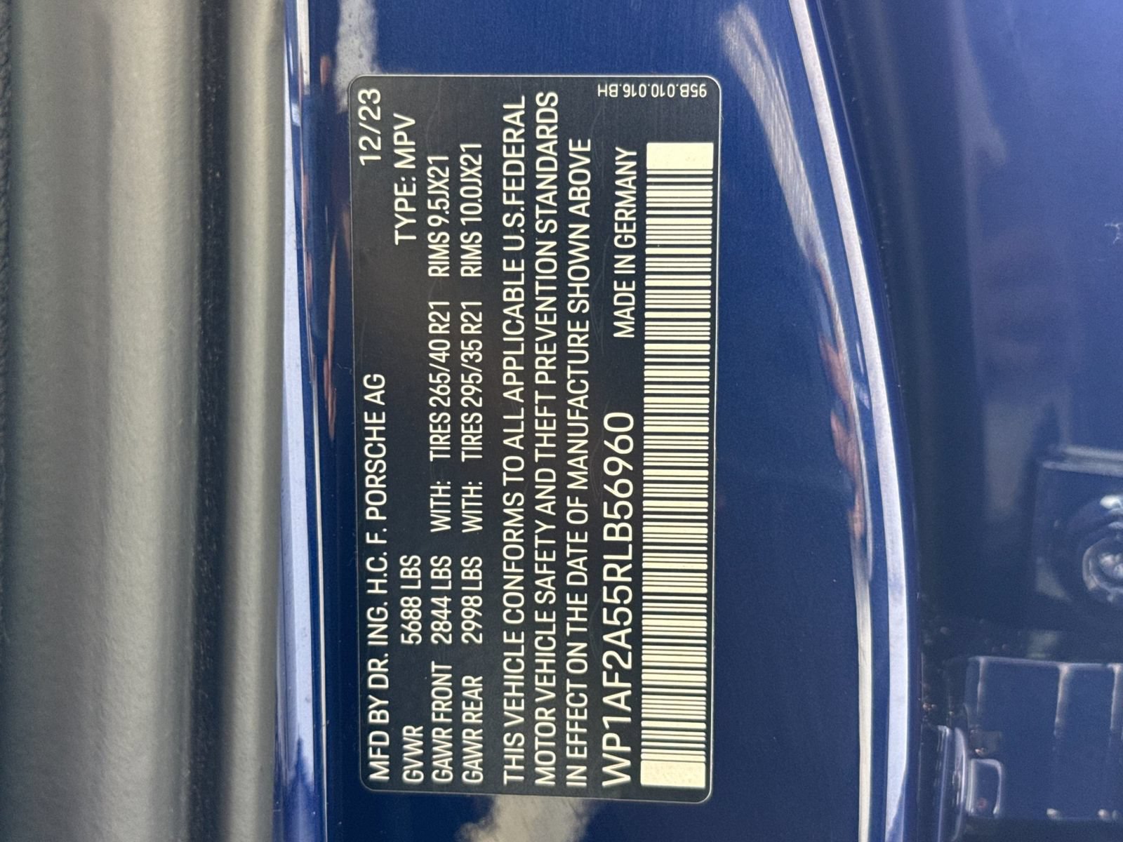 Certified 2024 Porsche Macan GTS AWD/4WD image 35