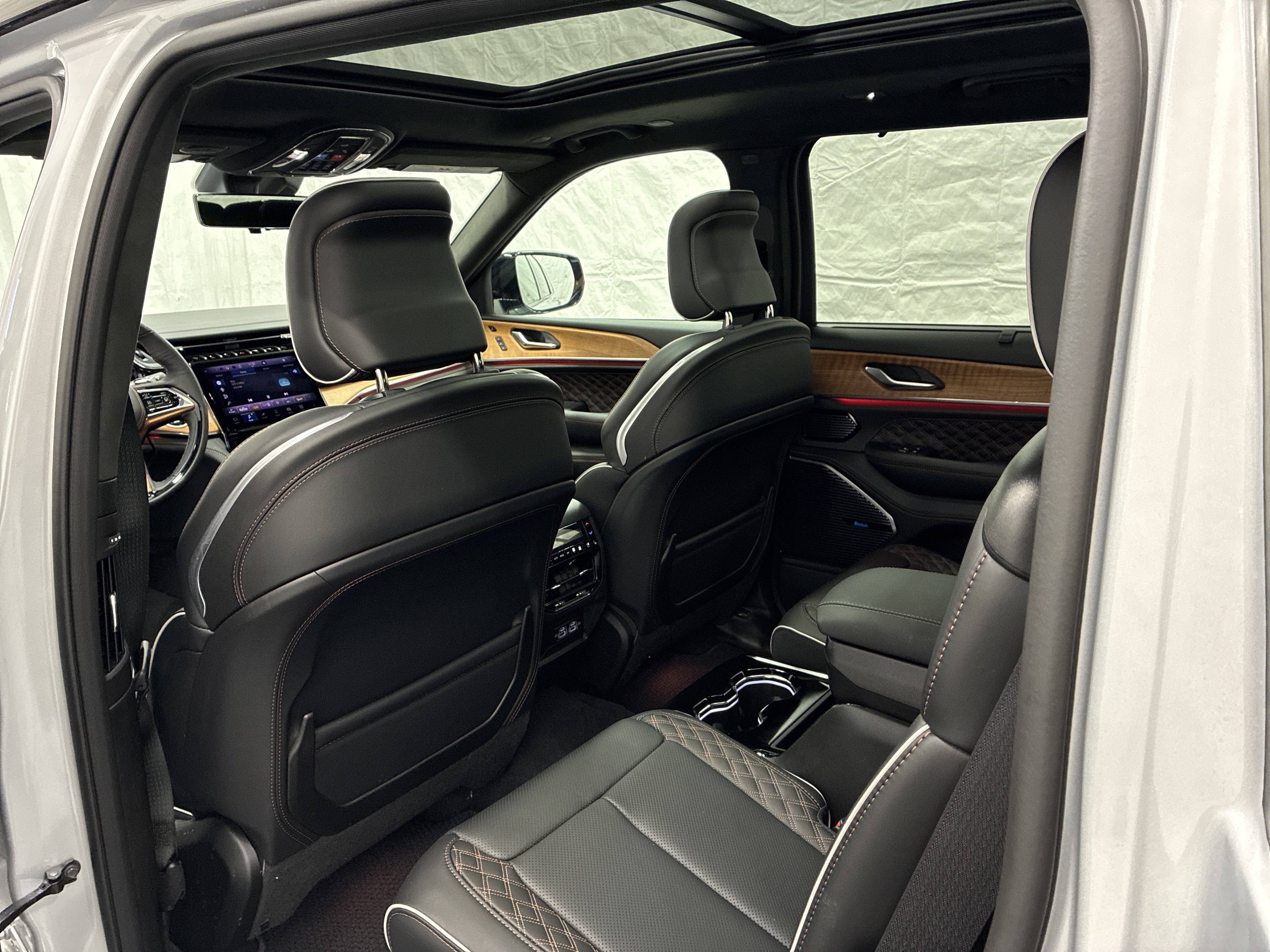 Certified 2025 Jeep Grand Cherokee L Summit AWD/4WD image 13