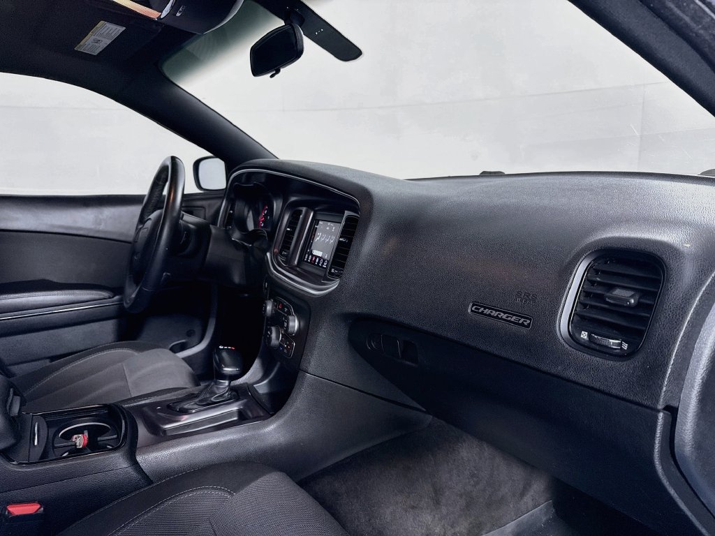 Used 2018 Dodge Charger SXT w/ Blacktop Package RWD image 32