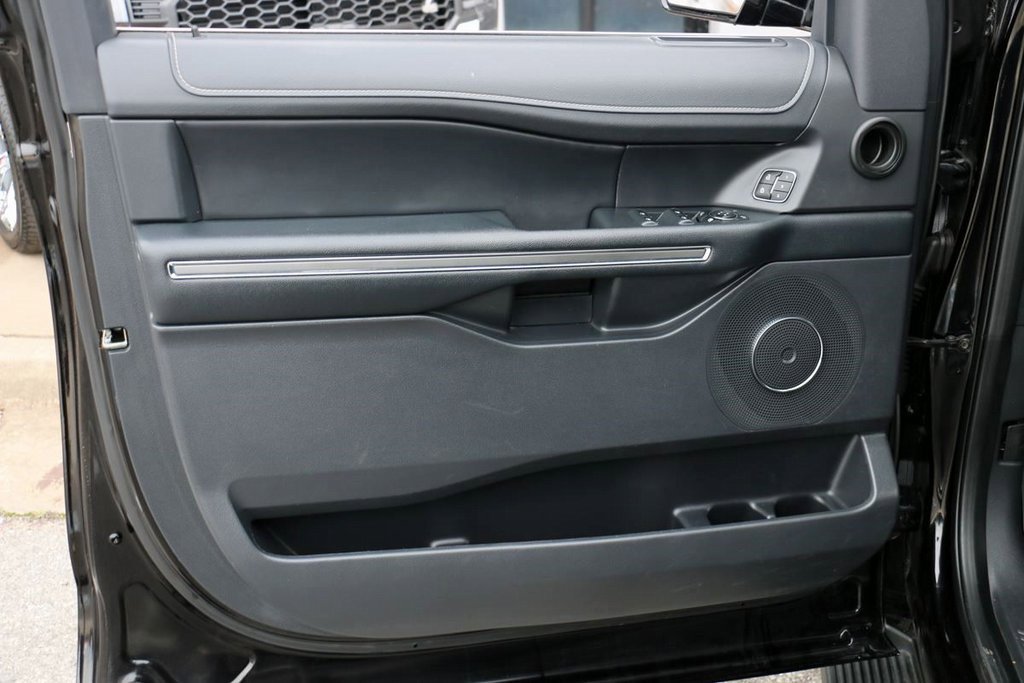 Used 2024 Ford Expedition XLT image 14